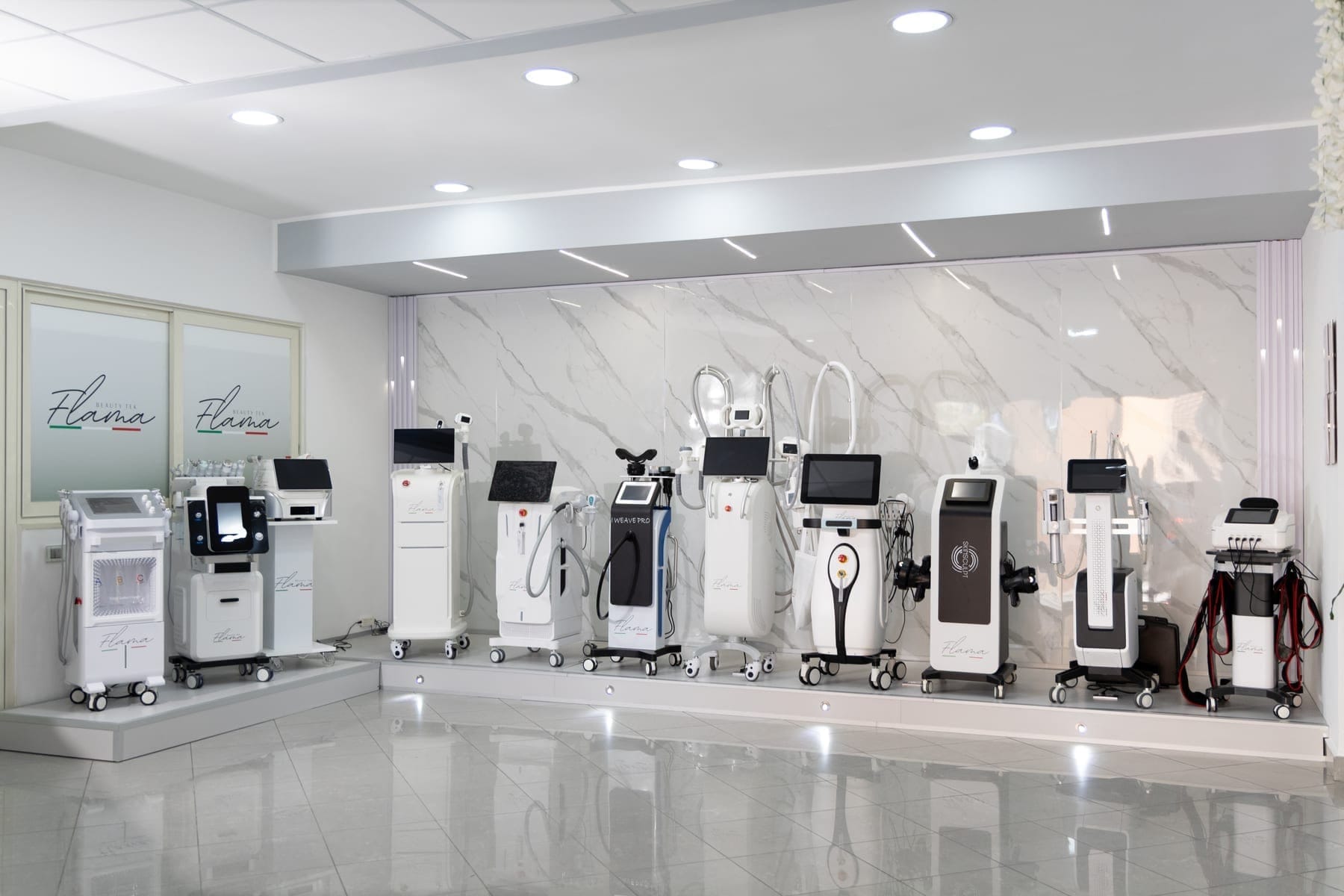 Lo showroom Flama Beauty Tek con la gamma di tecnologie estetiche Made in Italy